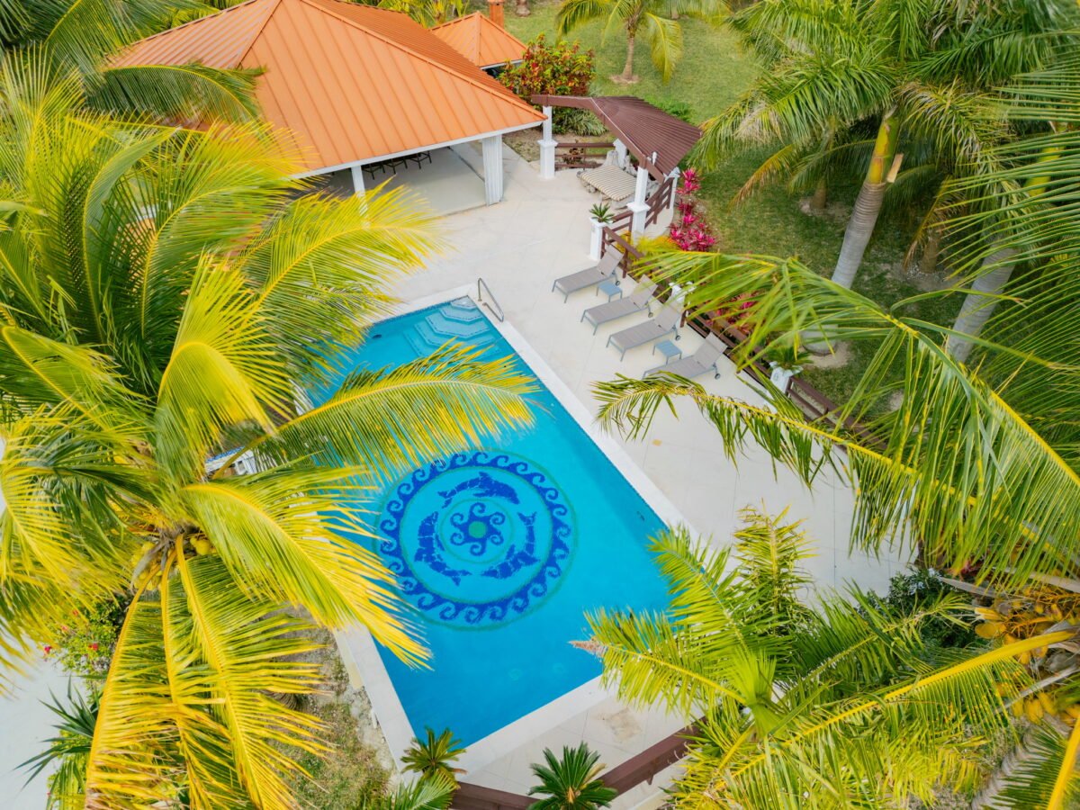 vacation rentals in Lucaya