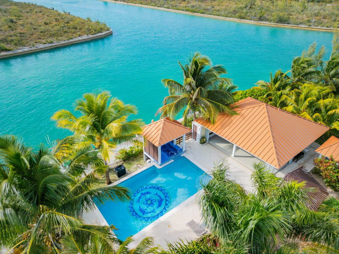 luxury accommodation Lucaya
